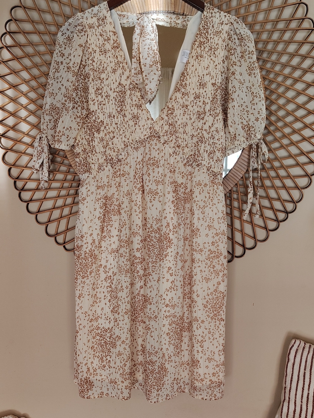 Sienna Sky Dress Floral Pinstripe Size Large Cream/Gold/Brown